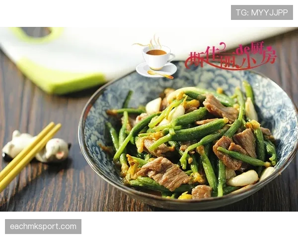 张玉宁这顿饭吃得我怀疑他工资都花在牛肉上了 张玉宁这顿饭吃得我怀疑他工资都花在牛肉上了